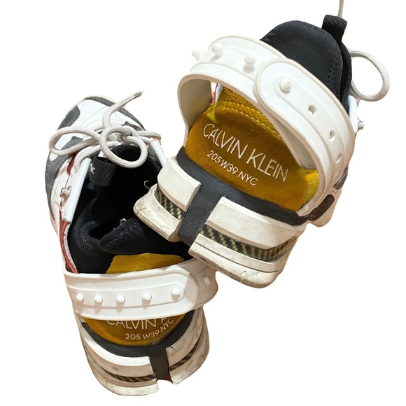 Calvin Klein 205W39NYC SPECIAL EDITION Leather Low Top Sneakers
Round-Toes - Picture 3 of 4